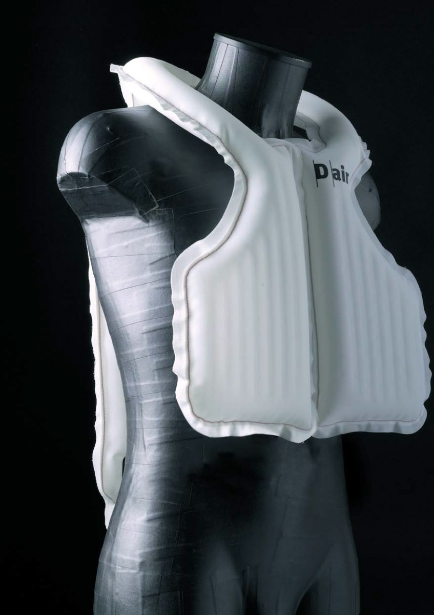 La gamme Dainese D-air comprend des gilets et vestes à airbag électronique