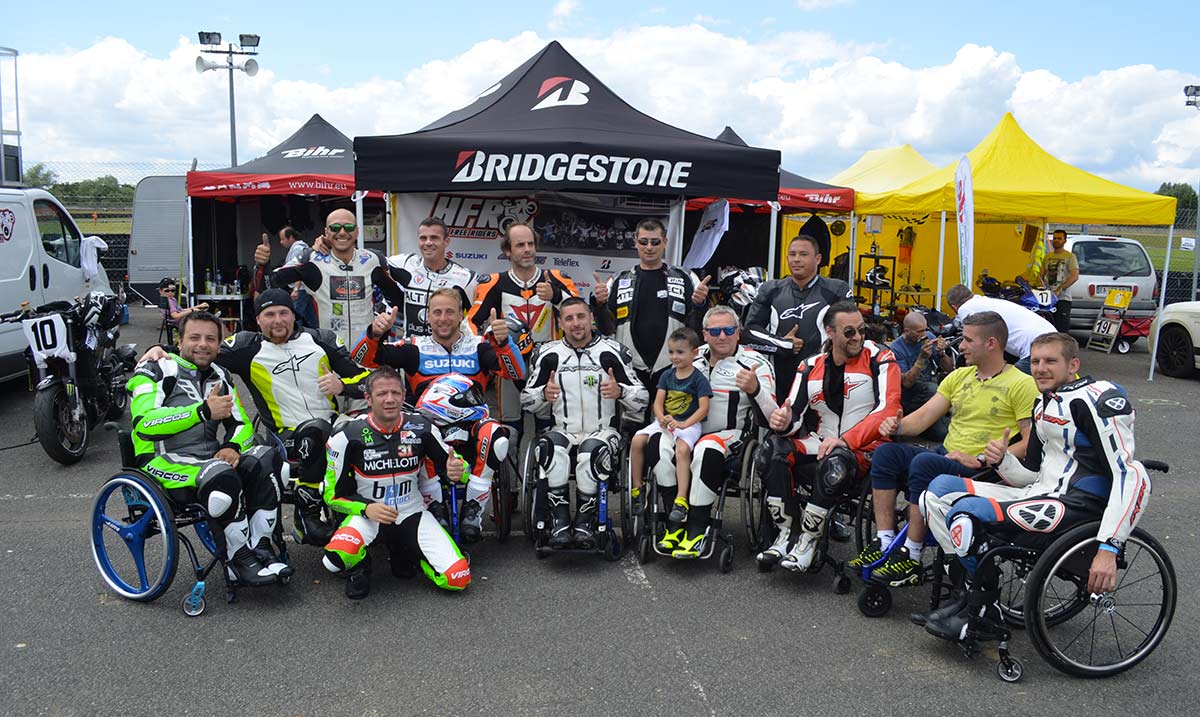 L'Équipe de France handisport moto partage plus qu'un handicap sur la piste !