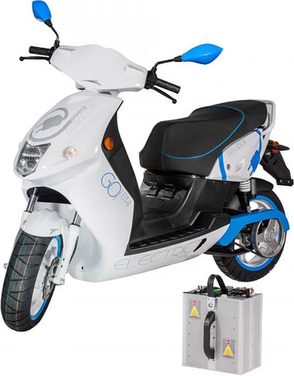 Pour recharger le scooter, on peut sortir les 15 kilos de batteries