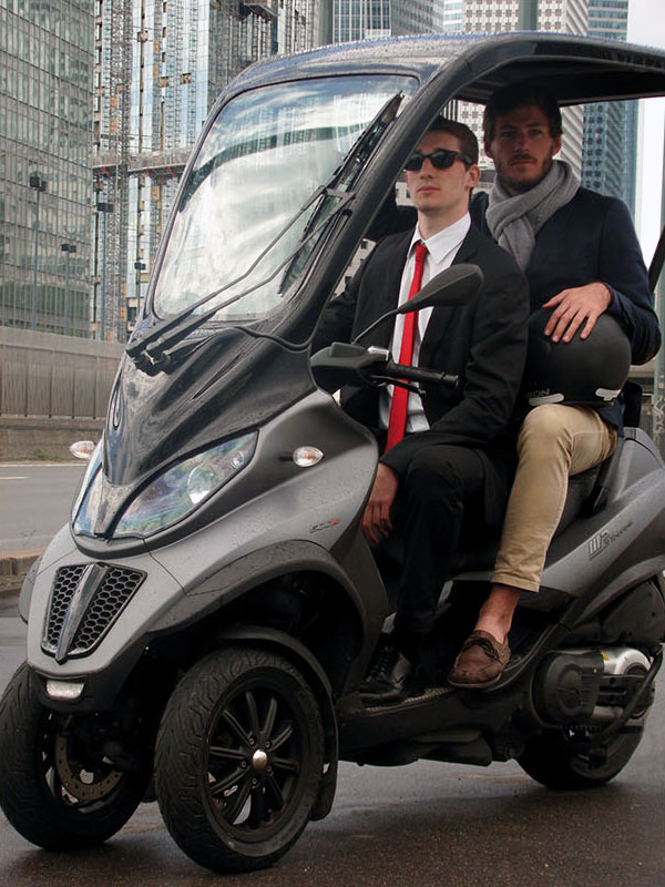 Avec son toit rigide, le scooter peut être utilisé seul ou en duo