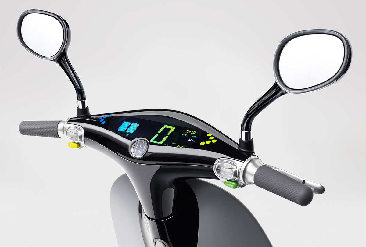 Les technologies et matériaux employés se démarquent des scooters concurrents