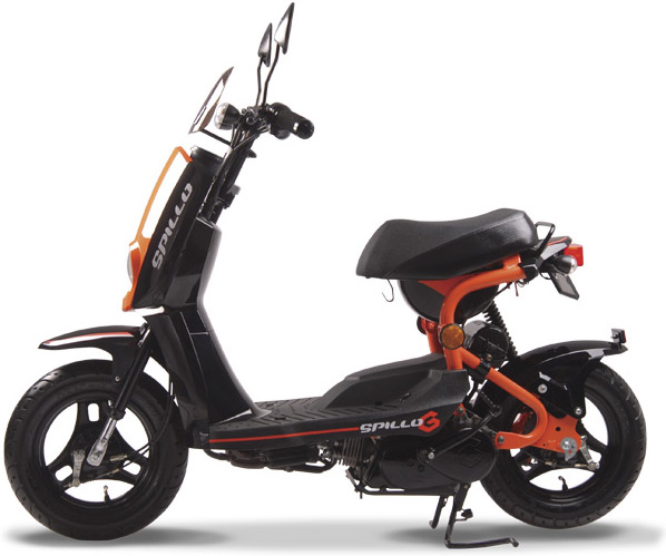 Le scooter affiche des lignes et équipements minimalistes