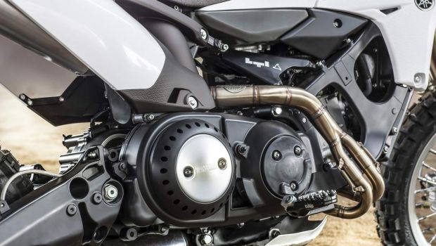 Le moteur du Yamaha T-Max ne perd rien avec une chaîne et une roue de 17''