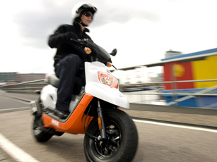Le marché du scooter 50cm3 dégringole début 2009