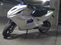Yamaha Aerox R White Blue Italia (perso-17103-10_06_23_18_34_55)