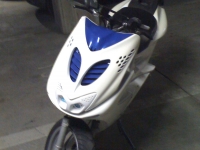 Yamaha Aerox R White Blue Italia (perso-17103-10_06_23_18_35_47)