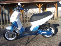 MBK Stunt Blue And White (perso-7884-08_08_03_01_45_31)