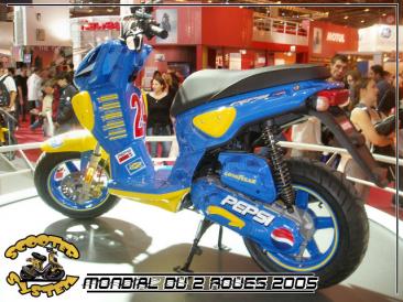 salon_mondial_deux_roues_2005_scooter_system_38.jpg