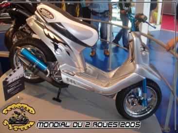 salon_mondial_deux_roues_2005_scooter_system_42.jpg