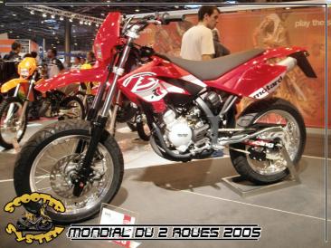 salon_mondial_deux_roues_2005_scooter_system_54.jpg