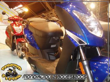 salon_mondial_deux_roues_2005_scooter_system_56.jpg