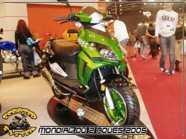 salon_mondial_deux_roues_2005_scooter_system_57.jpg