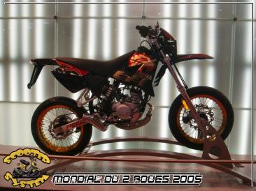 salon_mondial_deux_roues_2005_scooter_system_59.jpg