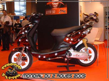 salon_mondial_deux_roues_2005_scooter_system_64.jpg