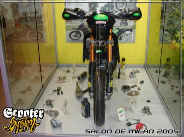 Salon_international_motocyclette_Milan_2005_42.jpg