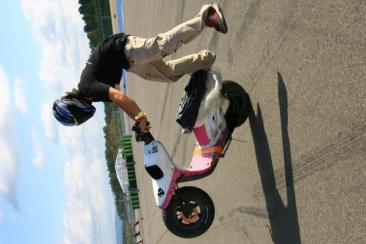 scooter-weekend-2007-stunt-3.jpg