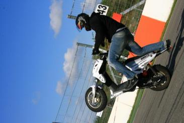 scooter-weekend-2007-stunt-6.jpg