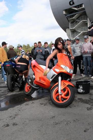 scooter-weekend-2007-washgirls-14.jpg
