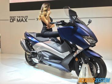 hôtesses, maxiscooter, scooter GT, scooter sportif, Yamaha, Yamaha T-Max