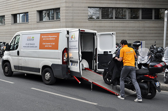 Club Scooter récupère les scooters dans les zones de bureaux parisiennes