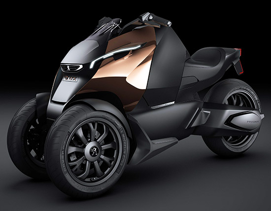 De face, le concept-scooter Peugeot Onyx n'est pas sans rappeler la gamme 4 roues