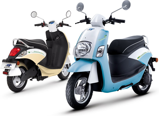 La DIP commercialise les e-scooter GreenTrans EM50 et EM80