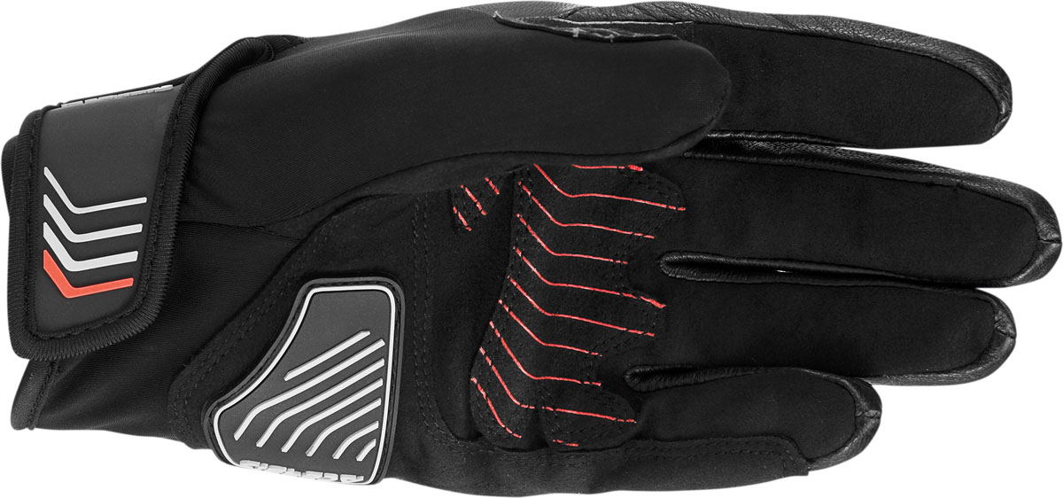 En moto comme en scooter, ces gants assurent ergonomie et polyvalence