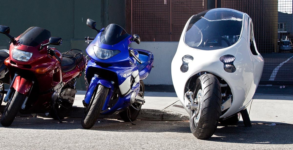 Le deux-roues électrique n'est pas beaucoup plus gros qu'une moto ou un scooter