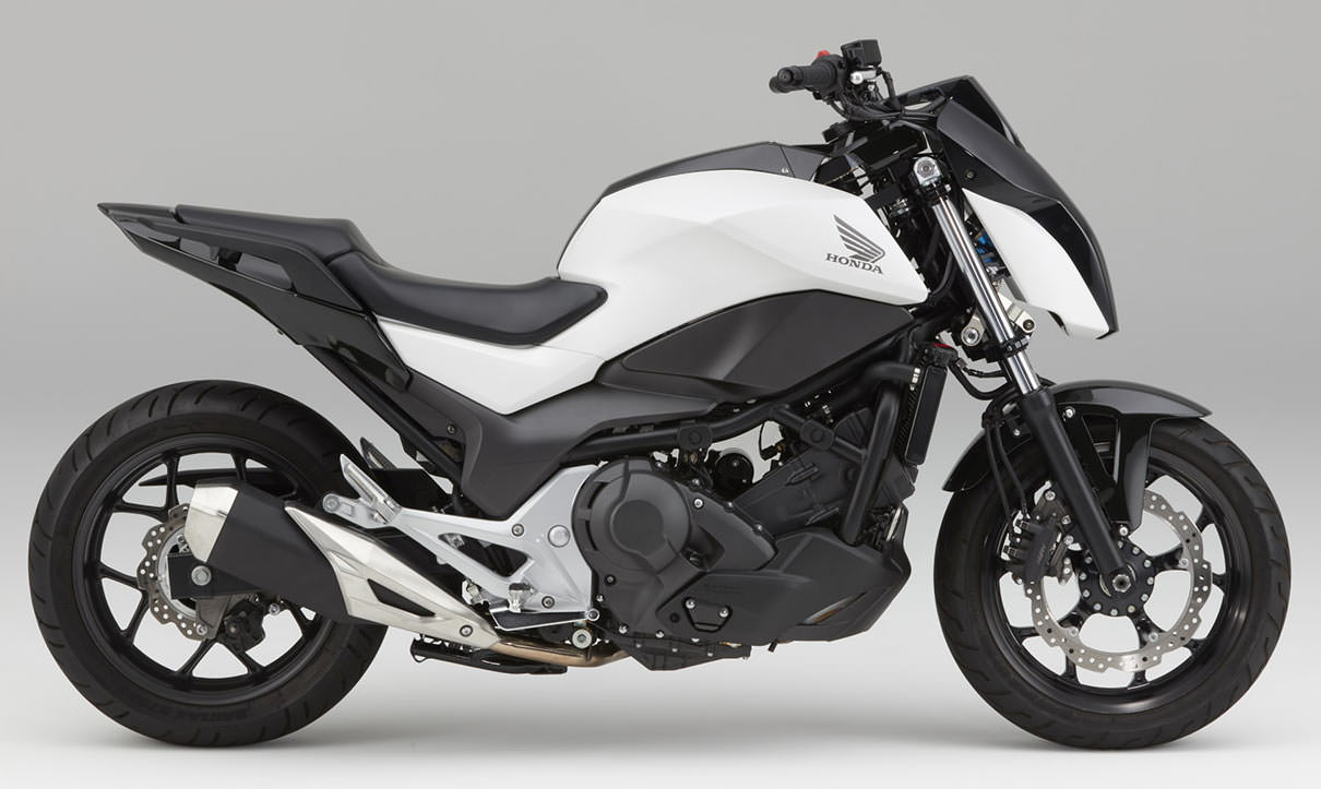 La technologie Honda Riding Assist permet à cette moto de s'auto-équilibrer à l'arrêt