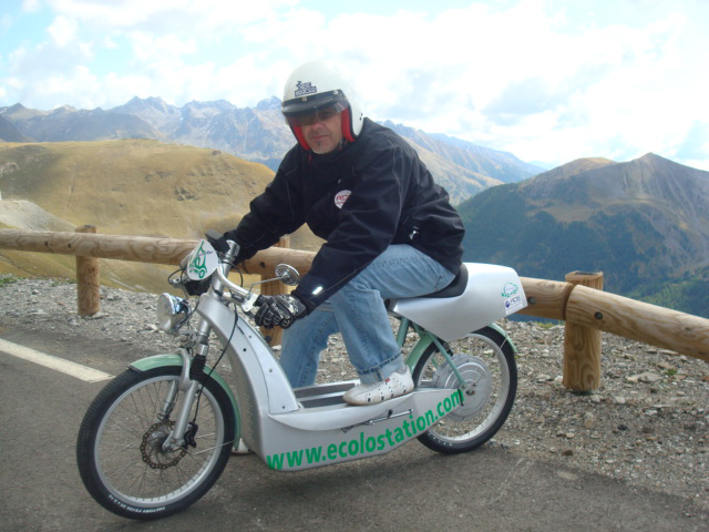 Traversée des Alpes en scooter électrique