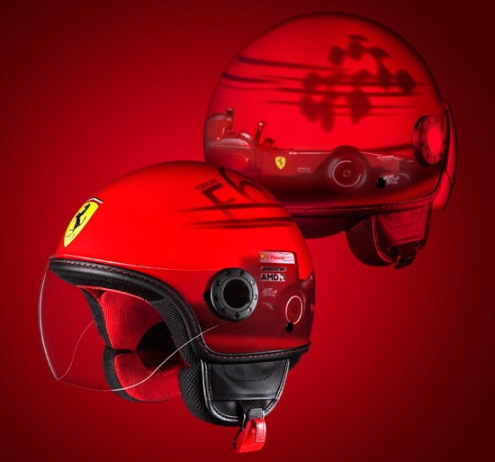 Casque Ferrari F60 d'inspiration Formule 1