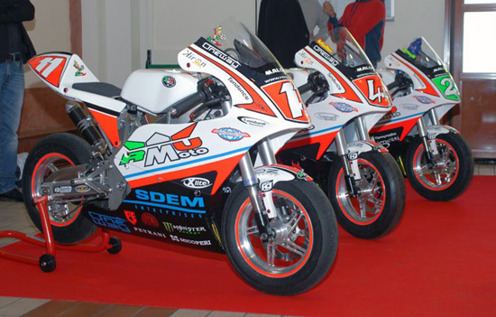 Pour la saison 2012, les motos RMU ont droit à une nouvelle déco