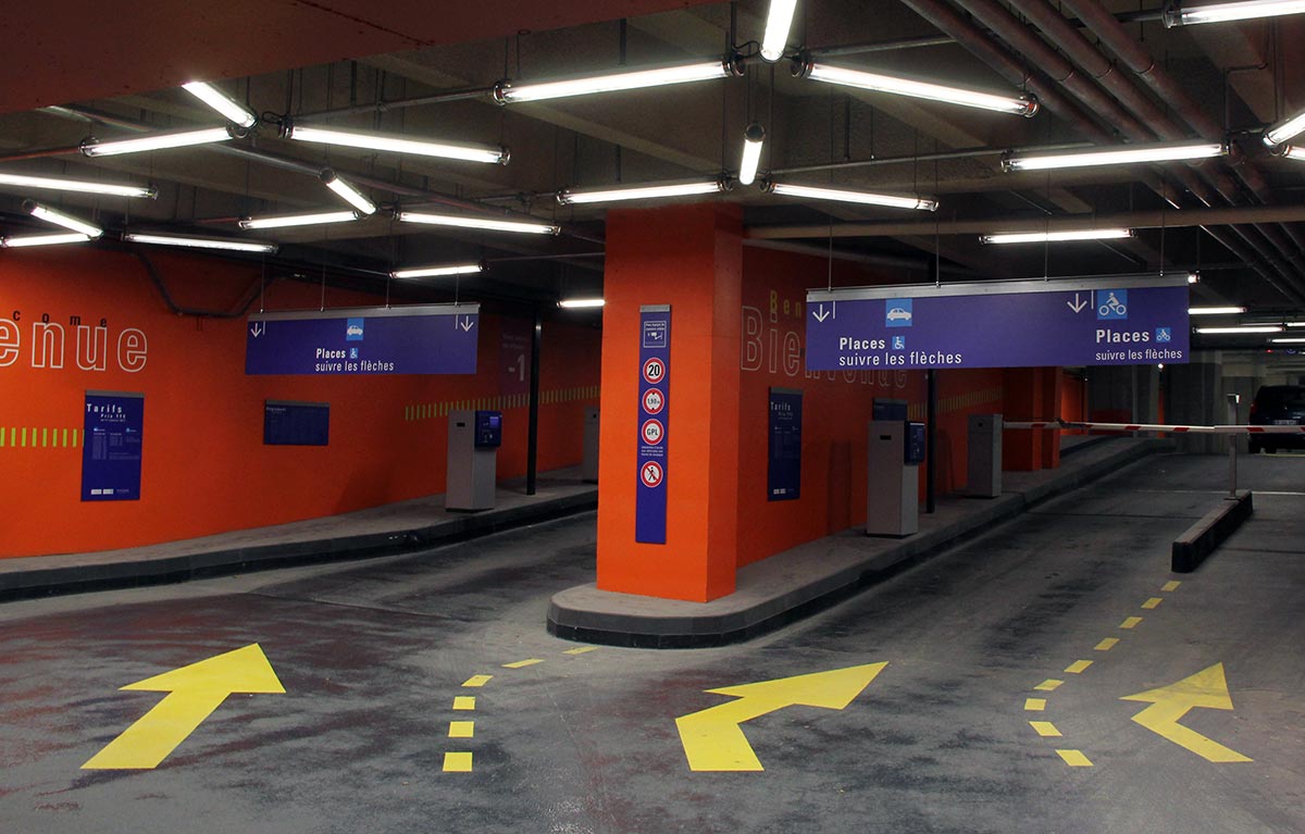 Cityscoot s'est installé dans le parking Vinci La Défense Centre - Grande Arche