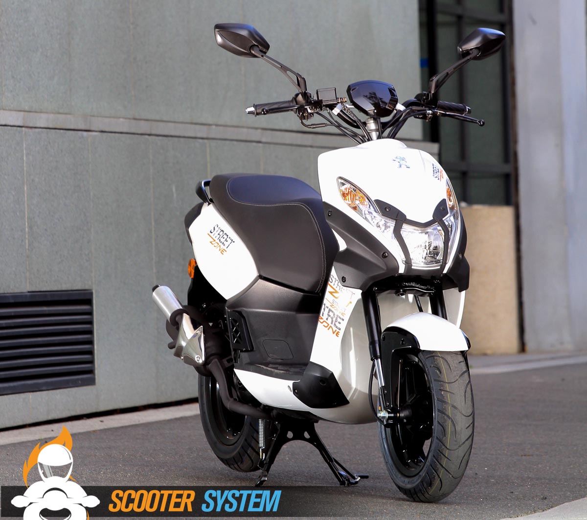 Le scooter est d'ores et déjà disponible chez les concessionnaires Peugeot