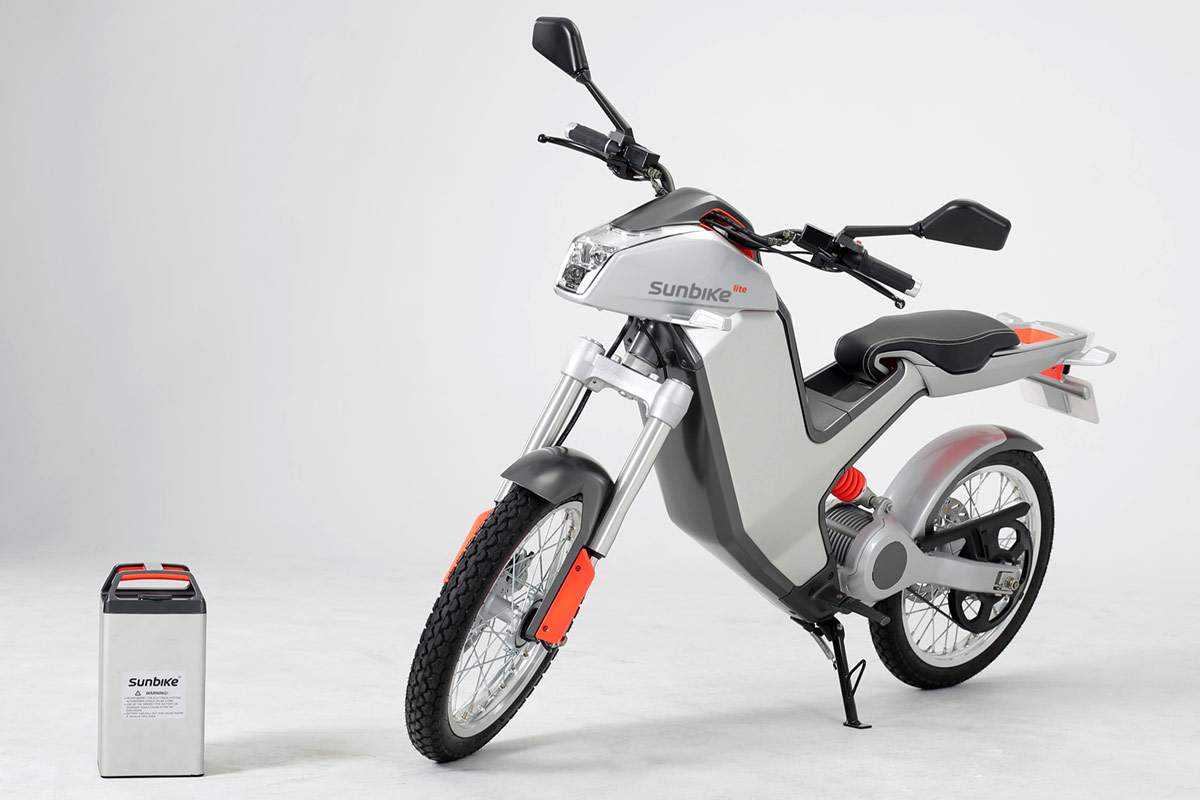 Le Sunbike se décline en versions assimilé 50cc (45 km/h max) et 125cc