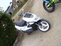 Aprilia SR White Metrakit Killer de Hurny - 4