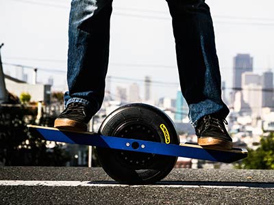 Onewheel : le skateboard électrique à une roue