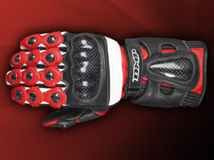 DMP dévoile une paire de gants moto Racing