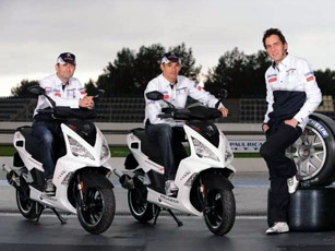 Les scooters Peugeot RS aux 24 heures du Mans