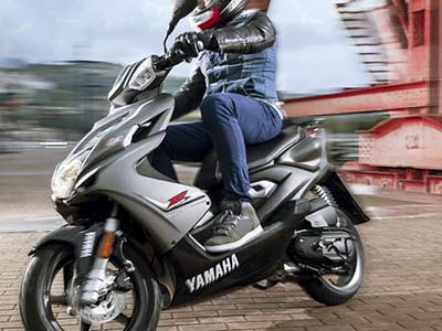 Yamaha Aerox 4 : le scooter sportif passe au 4T