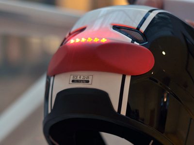 Cosmo Connected : un feu stop pour casque moto