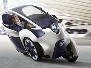 Toyota i-Road : un 3 roues électrique à toit rigide