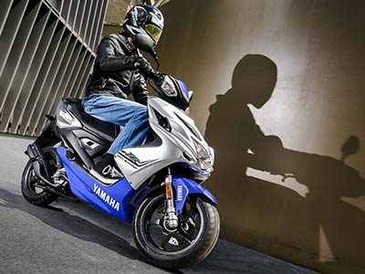 Yamaha : présentation des Bw's et Aerox 2015