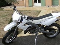 Derbi Senda SM DRD X-Treme White Horizon (perso-18650-11_03_04_19_16_40)