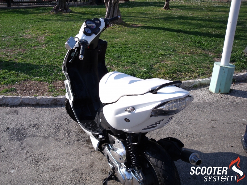 thumbnail image 2 of Maxtuned Rear Passage Trim – White For Peugeot Speedfight 2 2 of 2