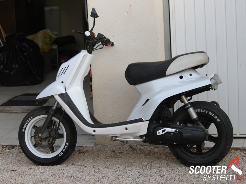 MBK Booster Spirit 12 pouces White Black