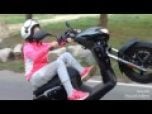 Vidéo d'une jeune fille en wheeling